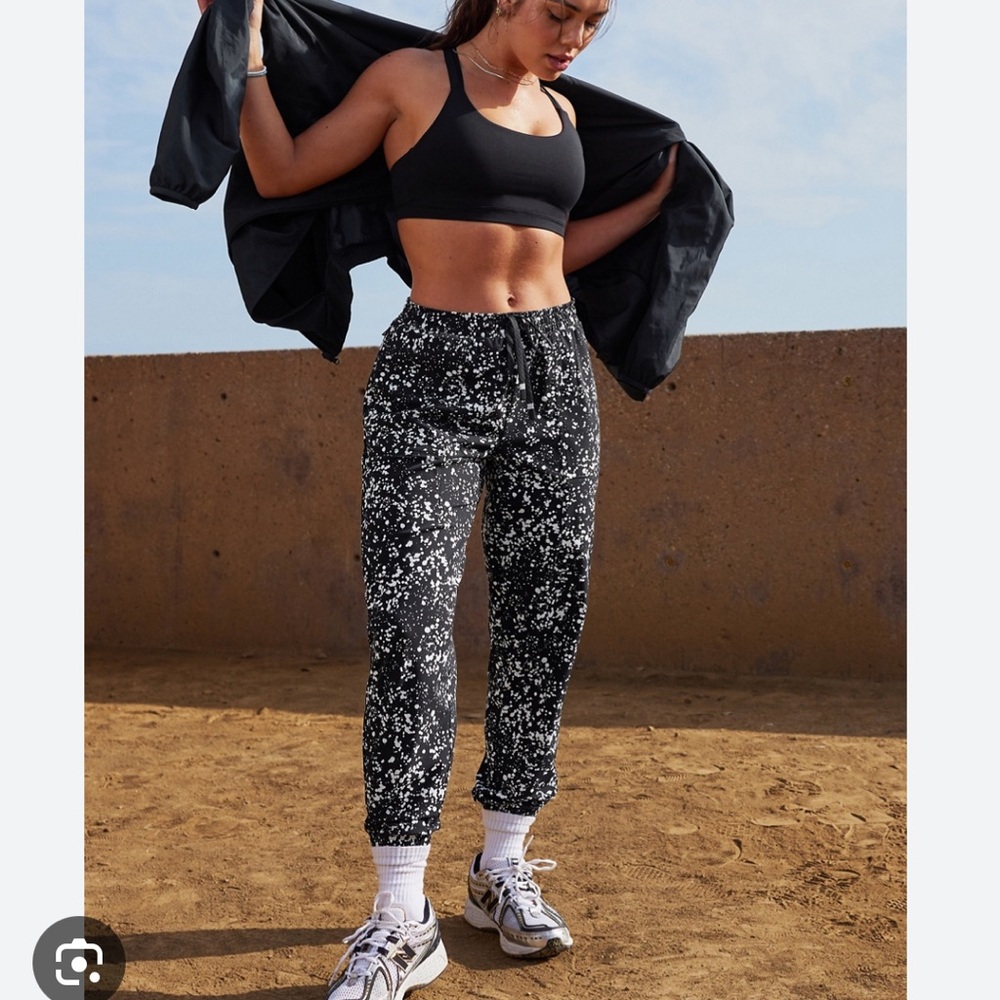 Fabletics , Lightweight Joggers - image 1